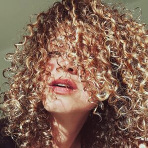 Kateřina Sedláková Instagram - cυrlѕ and ѕυn 🐣
•
#curls