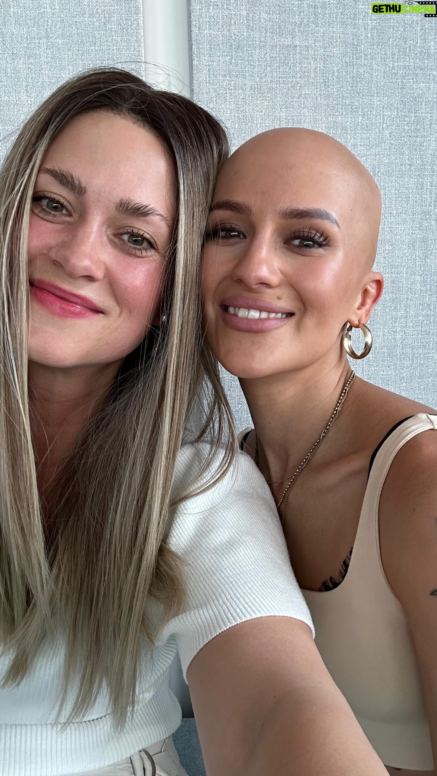 Kateřina Sedláková - 2.1K Likes - První díl mého podcastu BÁBOVKY je venku!
Tady malá ochutnávka s @barcakrop
•
Barča otevřeně mluvila o alopecii, vyjmutí prsních implantátů a o hejtech na sítích.
•
Dejte mi vědět, jak se vám první díl líbil :)
•
Odkaz najdete v BIU
•
#babovky #podcast