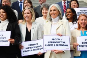 Katherine Clark Instagram - Texas' abortion ban nearly cost Amanda Zurawski her life.
 
Now, her ability to start a family is once again under attack by the MAGA effort to criminalize IVF.
 
Thank you, @ace.is.wild, for coming to the Capitol to tell your story ahead of the State of Union address.