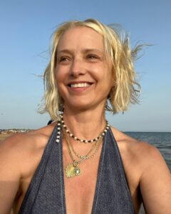 Actress Katherine LaNasa HD Instagram Photos and Wallpapers August 2023