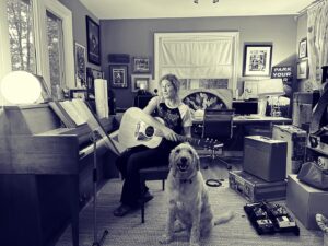 Kathleen Edwards Instagram - It’s happening. #writingsongs #smilingdogs