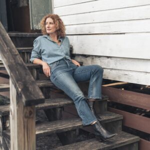 Kathleen Edwards Instagram - Let’s go on tour, I’m drivin. 🚐

June 14th - Market Hall (@market_hall_pac) - Peterborough, ON
June 15th - Sound of Music Festival (@soundofmusicfest) - Burlington, ON
June 17th - Iron Horse Music Hall (@ihegmusic) - Northhampton, MA
June 18th - Iron Horse Music Hall (@ihegmusic) - Northhampton, MA
June 19th - Concert Under the Stars (@concertsunderthestarskop) - King of Prussia, PA
June 21st - Daryl’s House (@darylshouseclub) - Pawling, NY
June 22nd - Spire Center (@spirecenter) - Plymouth, MA
June 23rd - The Waldo Theatre (@thewaldotheatre) - Waldoboro, ME
June 25th - Ottawa Jazz Festival (@ottawajazz) - Ottawa, ON

P.S. I can also parallel park a 15 passenger WITH a trailer.

📸 @mikedunnusa
