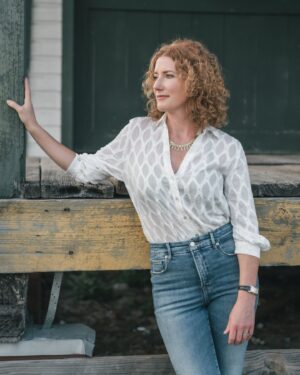 Kathleen Edwards Instagram - Loading up on sunscreen ☀️ See you this June! 🇨🇦🇺🇸

Who’s coming?

June 14th - Market Hall (@market_hall_pac) - Peterborough, ON
June 15th - Sound of Music Festival (@soundofmusicfest) - Burlington, ON
June 17th - Iron Horse Music Hall (@ihegmusic) - Northhampton, MA
June 18th - Iron Horse Music Hall (@ihegmusic) - Northhampton, MA
June 19th - Concert Under the Stars (@concertsunderthestarskop) - King of Prussia, PA
June 21st - Daryl’s House (@darylshouseclub) - Pawling, NY
June 22nd - Spire Center (@spirecenter) - Plymouth, MA
June 23rd - The Waldo Theatre (@thewaldotheatre) - Waldoboro, ME
June 25th - Ottawa Jazz Festival (@ottawajazz) - Ottawa, ON

📸 by @mikedunnusa