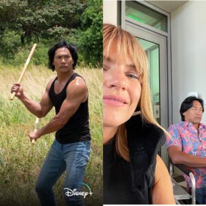 Kathleen Rose Perkins Instagram - I love working with @jasonscottlee  A true warrior can sleep anywhere. @doogiekamealohamd @disneyplus