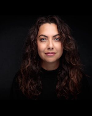 Kathreen Khavari Instagram - Thank you @damu_malik_photo for these new headshots that I’ve been avoiding getting since before pandemic. You made it so easy! And shoutout to @pejvahdat for recommending Damu 🙌🏽