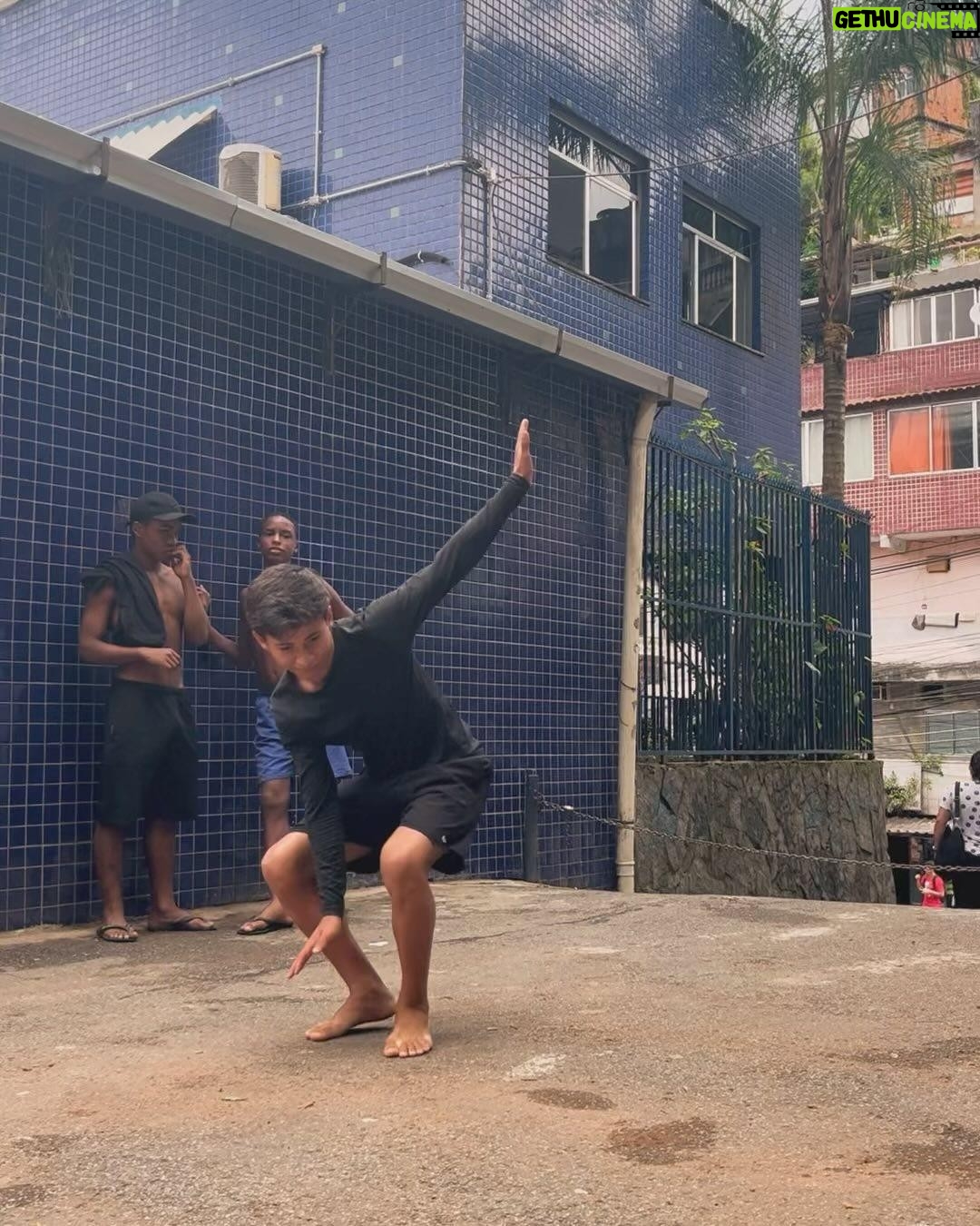 Katia Repina - 3 Likes - Inside Favela Da Rocinha, Rio De Janeiro. Around 200,000 people live in Rocinha, making it the largest favela in Brazil.
Rio’s drug trade has long been divided among three factions: Comando Vermelho, Terceiro Comando Puro and Amigos dos Amigos. Each faction controls specific favelas from where they organize the sale of cocaine which is distributed among the many users within the favelas as well in the middle-class areas.
#riodejaneiro #favela #brazil