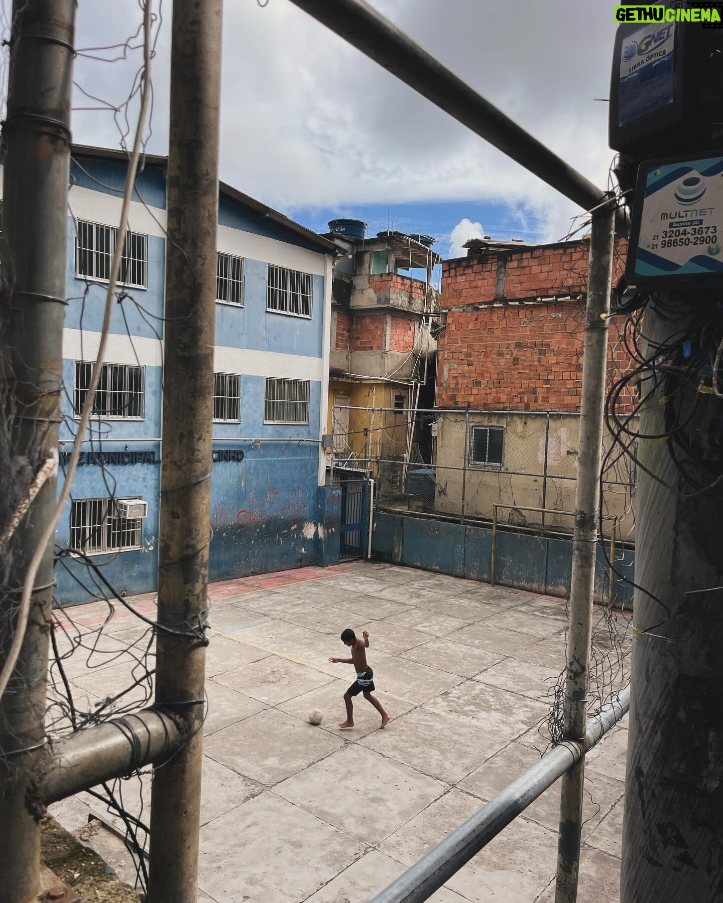 Katia Repina - 3 Likes - Inside Favela Da Rocinha, Rio De Janeiro. Around 200,000 people live in Rocinha, making it the largest favela in Brazil.
Rio’s drug trade has long been divided among three factions: Comando Vermelho, Terceiro Comando Puro and Amigos dos Amigos. Each faction controls specific favelas from where they organize the sale of cocaine which is distributed among the many users within the favelas as well in the middle-class areas.
#riodejaneiro #favela #brazil