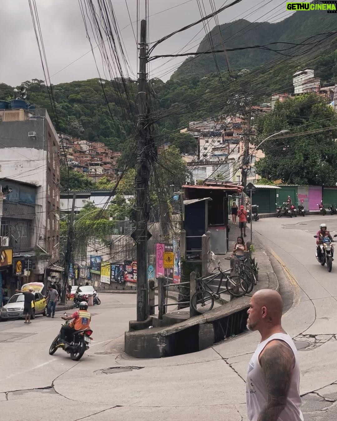 Katia Repina - 3 Likes - Inside Favela Da Rocinha, Rio De Janeiro. Around 200,000 people live in Rocinha, making it the largest favela in Brazil.
Rio’s drug trade has long been divided among three factions: Comando Vermelho, Terceiro Comando Puro and Amigos dos Amigos. Each faction controls specific favelas from where they organize the sale of cocaine which is distributed among the many users within the favelas as well in the middle-class areas.
#riodejaneiro #favela #brazil