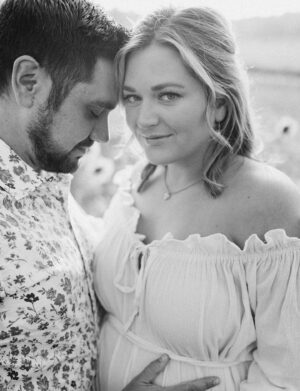 Katie Carpenter Instagram - Got the sneak peek today and couldn’t resist sharing! 💛 

Can’t stop staring at these images by @loveleighco.photos. They memorialize our love & this weird and wild phase in our lives. 

We’re just a few months away from meeting this little sunflower. How lucky we are. 🌻

#maternityshoot #maternityphotography #sunflower #30weekspregnant #bumpstyle #goldenhour #sunflowers🌻 #maternityshoot #momtobe #pregnancy