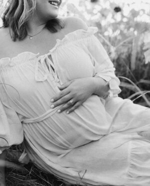 Katie Carpenter Instagram - Got the sneak peek today and couldn’t resist sharing! 💛 

Can’t stop staring at these images by @loveleighco.photos. They memorialize our love & this weird and wild phase in our lives. 

We’re just a few months away from meeting this little sunflower. How lucky we are. 🌻

#maternityshoot #maternityphotography #sunflower #30weekspregnant #bumpstyle #goldenhour #sunflowers🌻 #maternityshoot #momtobe #pregnancy