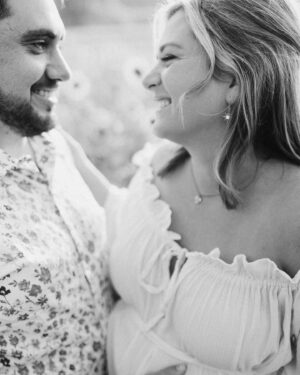 Katie Carpenter Instagram - Got the sneak peek today and couldn’t resist sharing! 💛 

Can’t stop staring at these images by @loveleighco.photos. They memorialize our love & this weird and wild phase in our lives. 

We’re just a few months away from meeting this little sunflower. How lucky we are. 🌻

#maternityshoot #maternityphotography #sunflower #30weekspregnant #bumpstyle #goldenhour #sunflowers🌻 #maternityshoot #momtobe #pregnancy