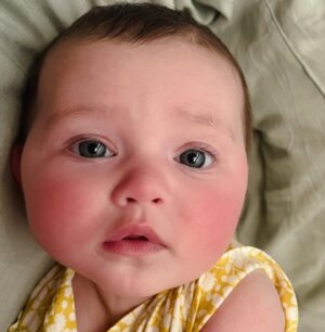 Katie Carpenter Instagram - Our little angel was in her first commercial today! 💕 She handled it like a champ. 

Honestly, we were probably more stressed out because we wanted it to go smoothly for everyone. 🫣

The production seemed happy and we’re stoked that Cora herself will make the first contribution to an account that will hopefully set her up for a very bright future. ☺️