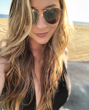 Katie Wilson Instagram - Ok, this 100 degree weather can go 🥵☀️ Is it Fall yet?