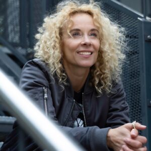 Katja Riemann Instagram - @tinakrohnphoto 

Tina halt, no more words.

Oder doch: Das Foto entstand letztes Jahr am Rande der Dreharbeiten zu RESET. Eine 6teilige Serie, die ihr noch immer in der @zdfmediathek ansehen könnt, worüber wir alle uns sehr freuen würden.