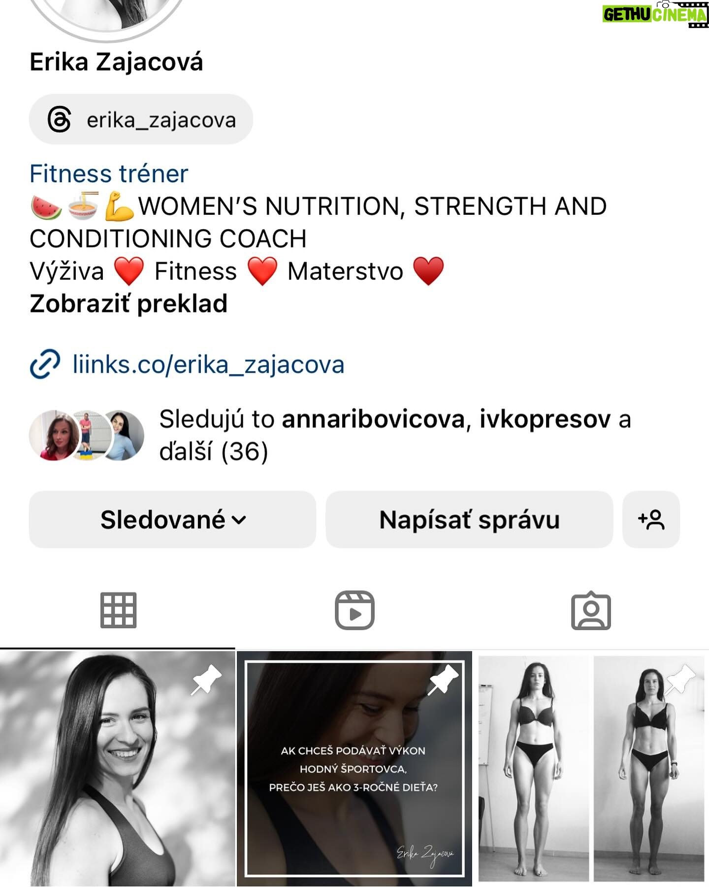 Katka Koščová - 1.3K Likes - Kamaráti, budem sa opakovať, ale opäť mám veľa správ s otázkou na chudnutie. Ono to znie tak vágne, že zdravý kalorický deficit dosiahnutý úpravou stravy a pohybom, ja viem. Preto neustále apelujem na odborníkov. Neustále. Nemôžem s vami zdieľať moje jedálničky, lebo to je niečo, čo sedelo mne, ja som si ich pripravovala sama podľa mojich chuťových preferencií. Základom má podľa mňa byť to, aby sme sa naučili stravovať vyvážene a tak, že je to pre nás udržatelné. Nemôžem s vami zdieľať ani kalorické nastavenie mojich tabuliek, lebo je to pre vás absolútne nerelevantné. Nemôžte si ich nastaviť podľa mňa. Dvaja ľudia s rovnakou výškou a váhou nebudú mať rovnaké nastavenia, ak sa to robí správne. A sme opäť pri odborníkoch.🙏 Bolo by vrcholne neetické, ak by som vám ja dávala rady. Už to, že spomínam kalorické tabuľky je na hrane, mne to síce poslúžilo ako výborný nástroj, ale niekomu inému môže obsesívne zapisovanie a kontrolovanie spustiť poruchu príjmu potravy. Čiže moja jediná rada sú títo ľudia:
@tanyasfitlife
@vyziva_s_nikol
@erika_zajacova
@borismedicine
@zapiskynutriholicky
@zdravieavyzivaonline
@vyzivajk
@terapiajedlom
@ten_nutricni
@karolinafour
@petronela_nutrition
Popozerajte si ich profily, strašne veľa sa naučíte už len týmto.
Mne sa neskutočne uľavilo, keď som ich začala sledovať. Toľko mýtov o jedle mi vyvrátili. A viete, čo je super? Všetci sa zhodujú. To je fantastické, tá veda, že?
Nepotrebujú vymýšľať žiadne diéty, žiadne hladovky, očistné kúry, predávať vám drahé nefungujúce spaľovače tukov, či rôzne suplementy… Vďaka sledovaniu týchto múdrych ľudí mám omnoho lepší vzťah k jedlu, k svojmu telu… Tak, ak už nič iné, dajte im follow, ak vás táto téma zaujíma. Toto sú ľudia, ktorí roky študovali výživu, ktorí jej skutočne rozumejú. Ja som len ich fanda, ktorému veľmi pomohli.❤️🙏
A ešte jedna vec, už som tu spomínala PPP. A na to sú odborníci v @chutzit ❤️
Toto je téma, ktorá sa týka mnohých ľudi. Ak vám je ťažko, máte sa kam obrátiť.🙏🙏🙏
#chutzit #nedajtesaoklamat #skratkyneexistuju