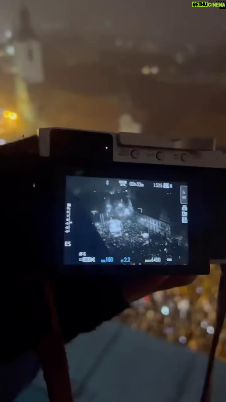 Katka Koščová - 1K Likes - S Tebou Katarína Koščová som veľmi rád. Na pódiu a aj mimo neho. Aj včera na pódiu v Bratislave na námestí. Zimoriavky som mal neraz…
Demokracia a sloboda nieje samozrejmosť