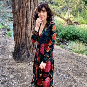 Katy Stoll Instagram - Okok this dress deserves a permanent spot on the grid. Its @farmrio for everyone asking 😍

#campmandj #witch 

📸 @lizelverenli