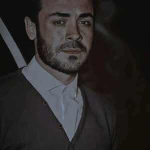 Kaveh Samakbashi Instagram - باور کن لازم نیست همه را راضی نگه داری
لازم نیست نگرانِ چگونگیِ قضاوت شدنت در ذهن آدم ها باشی و لازم نیست خودت را با اعتقاد و باورشان هماهنگ کنی!

مطمئن باش هرچقدر هم که زمان بگذاری و هرچقدر هم که خوب باشی؛ حریفِ تمامِ سلیقه ها، اندیشه ها و باورها نخواهی شد...

#kavehsammakbashi