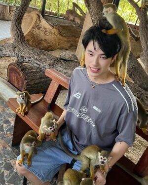 Kay Lertsittichai Instagram - ลิงจั๊กๆ🐒