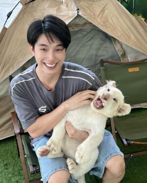 Kay Lertsittichai Instagram - ลิงจั๊กๆ🐒