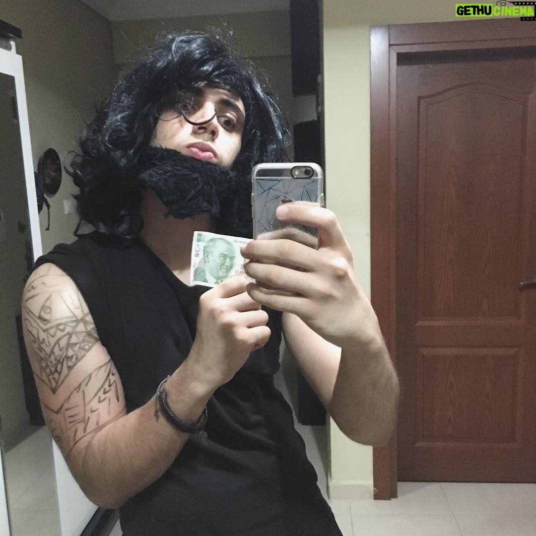 Kaya Giray - 5.5K Likes - para beni değiştirdi cosplay