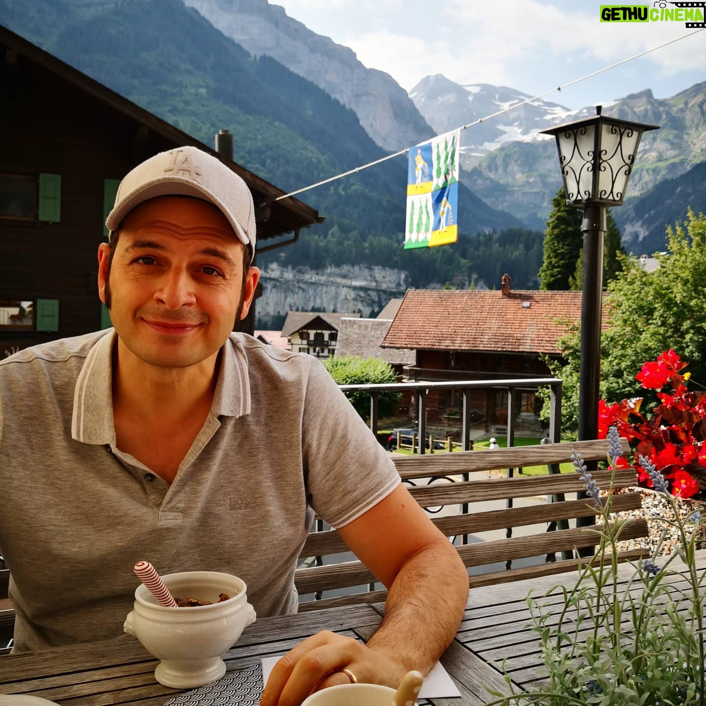 Kaya Yanar - 11K Likes - Der Blick, wenn man gerade..?