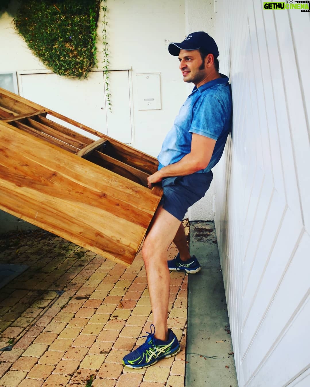 Kaya Yanar - 6.1K Likes - Wenn dein Lendenwirbel knackt.... #happysunday