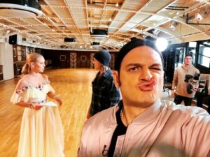 Kaya Yanar Instagram - Gleich machen wir einen Quick...step.