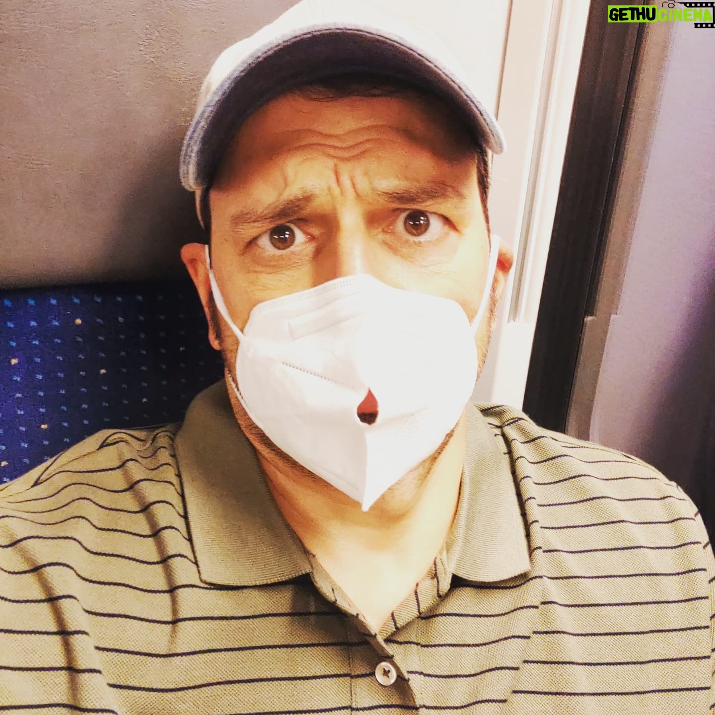Kaya Yanar - 8.8K Likes - Mit den neuen Masken kann ich viel besser atmen.