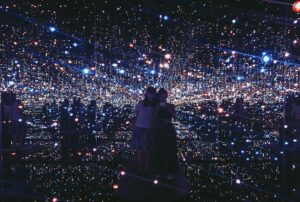 Kayla Briët Instagram - 💙o💙 finally experiencing yayoi kusama's infinity room with @emiksn Welcome to LA, my friend!~