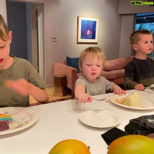 Kaylee DeFer - 509 Likes - Let them eat cake! #rainbowsurprise #letthemeatcake #threeboys #wildlife 📷 by @joelfitz