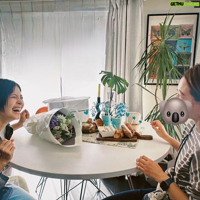 Kazisakku - 37K Likes - 誕生日サプライズをしていただきました🥹✨美味しくておしゃれなランチに綺麗なお花に3人お揃いのスニーカーのプレゼント🎁嬉しくて幸せでした😭
そしてチームカジサックからのサプライズも😭✨
本当にありがとうございました🥹✨
楽しくて幸せでずっと笑ってて夢みたいな一日でした🫶
定期的に集まれていて幸せ🫶
#3嫁会
(あげ直しましたすみません💦)