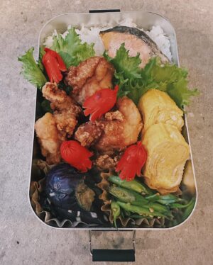 Kazisakku Instagram - 高校生弁当記録🍱
とうじはトマトとゆかりと梅以外は基本的になんでも好きなので作っていて楽しいです✨
#高校生弁当 
#男子弁当
