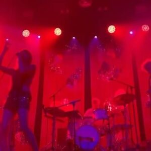 Kazu Makino Instagram - ✔️thank you for coming out to our shows…loved it so much. more to learn before heading to EU. 🍉🍉 audience from philly @uniontransfer  and kiss her kiss her from @brooklynsteel