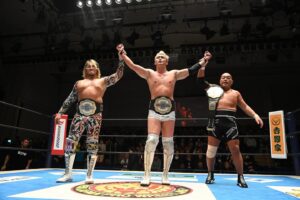 Kazuchika Okada Instagram - 新日本プロレス所属ラストマッチありがとうございました！
オカダコール最高でした！
俺めちゃくちゃ泣いてたけど……
棚橋さん、石井さんとNEVER6人タッグのベルト巻けてよかったです！
ありがとうございました！
