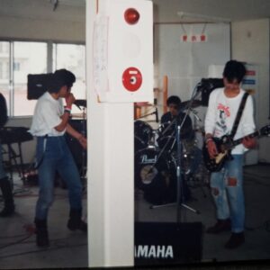 Kazuhiro Ozawa Instagram - 15歳くらいの時の写真を先輩から貰った