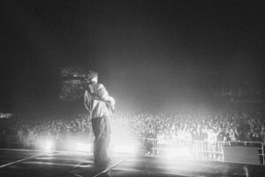 Kazuki Arai Instagram - 👑🐃

King Gnu Dome Tour THE GREATEST UNKNOWN

photo @nikku_ject