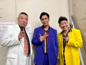 Kazuki Kitamura Instagram - 大阪人の夢の舞台
『吉本新喜劇』
未知やすえさんの還暦公演のゲストに
お招き頂きましたー❣️
最高に良い思い出です！

やすえさん還暦おめでとうございます🎂