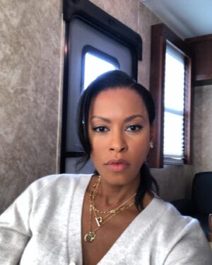 Kearran Giovanni Instagram - Might wanna catch up on your @thecwwalker before Kelly comes to town…. #naughtyornice