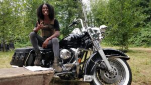 Keeya King Instagram - It’s been a wild ride, after several months of shooting we’re finally wrapped - can’t wait for y’all to experience this new season that an amazing talented team created! #VanHelsing