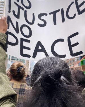Keeya King Instagram - The reason no one can ever find the words, is because there are no words that anyone can string together to truly encapsulate the years of systematic oppression and violence upon Black lives. There are no words that can get down to the core of the subtleties of the Black experience. Language will continue to fail to express the trauma we are currently facing and have faced for decades upon decades. Regardless, we must try anyways. We must use our voice, anyways. Cement our experiences into history.

On May 30th 2020, I marched with my Toronto Community. We marched for Regis Korchinski-Paquet, Tony McDade, George Floyd, Ahmaud Arbery, Sandra Bland, all Black lives across North America.  Yes, we are fighting against police brutality, but we are also fighting for the world to recognize the value of Black Lives. We chanted, we screamed, we played music, we danced, we cried. We unified and will continue to unify even after the protesting has simmered. We are awakened. We are coming into our power. We are standing in our power. ⠀⠀⠀⠀⠀⠀⠀⠀⠀⠀⠀⠀ ⠀⠀⠀⠀⠀⠀⠀⠀⠀⠀⠀⠀ ⠀⠀⠀⠀⠀⠀⠀⠀⠀⠀⠀⠀ ⠀⠀⠀⠀⠀⠀⠀⠀⠀⠀⠀⠀ ⠀⠀⠀⠀⠀⠀⠀⠀⠀⠀⠀⠀
Thank you to @notanotherblacklife for organizing a space for all to grieve but also to feel uplifted by the energy. Thank you to the leaders of the Black communities stretching from Toronto, Montreal, Minneapolis, LA, Houston, all over. ⠀⠀⠀⠀⠀⠀⠀⠀⠀⠀⠀⠀ ⠀⠀⠀⠀⠀⠀⠀⠀⠀⠀⠀⠀ ⠀⠀⠀⠀⠀⠀⠀⠀⠀⠀⠀⠀
To all the Black Women and men that exist on this earth. I love you. Stay safe and please always find ways to rest and take care of your mental health. ⠀⠀⠀⠀⠀⠀⠀⠀⠀⠀⠀⠀ ⠀⠀⠀⠀⠀⠀⠀⠀⠀⠀⠀⠀ ⠀⠀⠀⠀⠀⠀⠀⠀⠀⠀⠀⠀ ⠀⠀⠀⠀⠀⠀⠀⠀⠀⠀⠀⠀ ⠀⠀⠀⠀⠀⠀⠀⠀⠀⠀⠀⠀
Note:
These are not generic photos, these are photos that I took while protesting in Toronto. It’s come to my attention that some white people are sharing my photos and pretending to be part of the protest. This is wrong, give credit, and stop erasing Black Women from the movement.