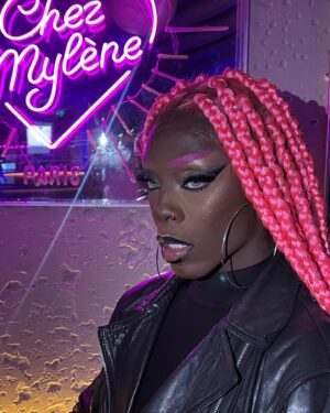 Keiona Instagram - Merci @kam_hugh pour l’accueil @chezmyleneparis 💖✨ 

📸 & 🎥 by @lagrande_dame 💖✨

HAIR BY ME 💖✨ 

(Photos Non retouchées 😌)

#dragracefrance #drag #dragqueen #dragshow #pinkhair #braids #teamkeiona
