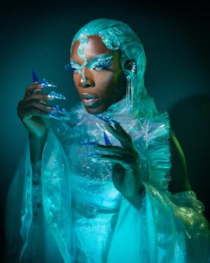 Keiona Instagram - A light in the Deep 

As much as plastic pollute the oceans, it can also be used to slay a Look.

@ranobrac 📸

@jibeassey ✂️ 
@hausoftokyo_ 💅🏿 
HAIR BY ME ✨