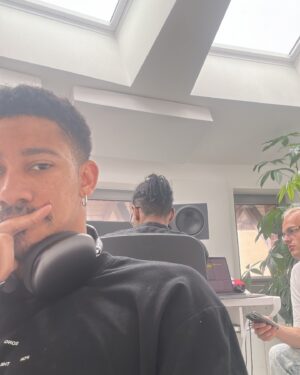 Keiynan Lonsdale Instagram - Danke Berlin 
🫂