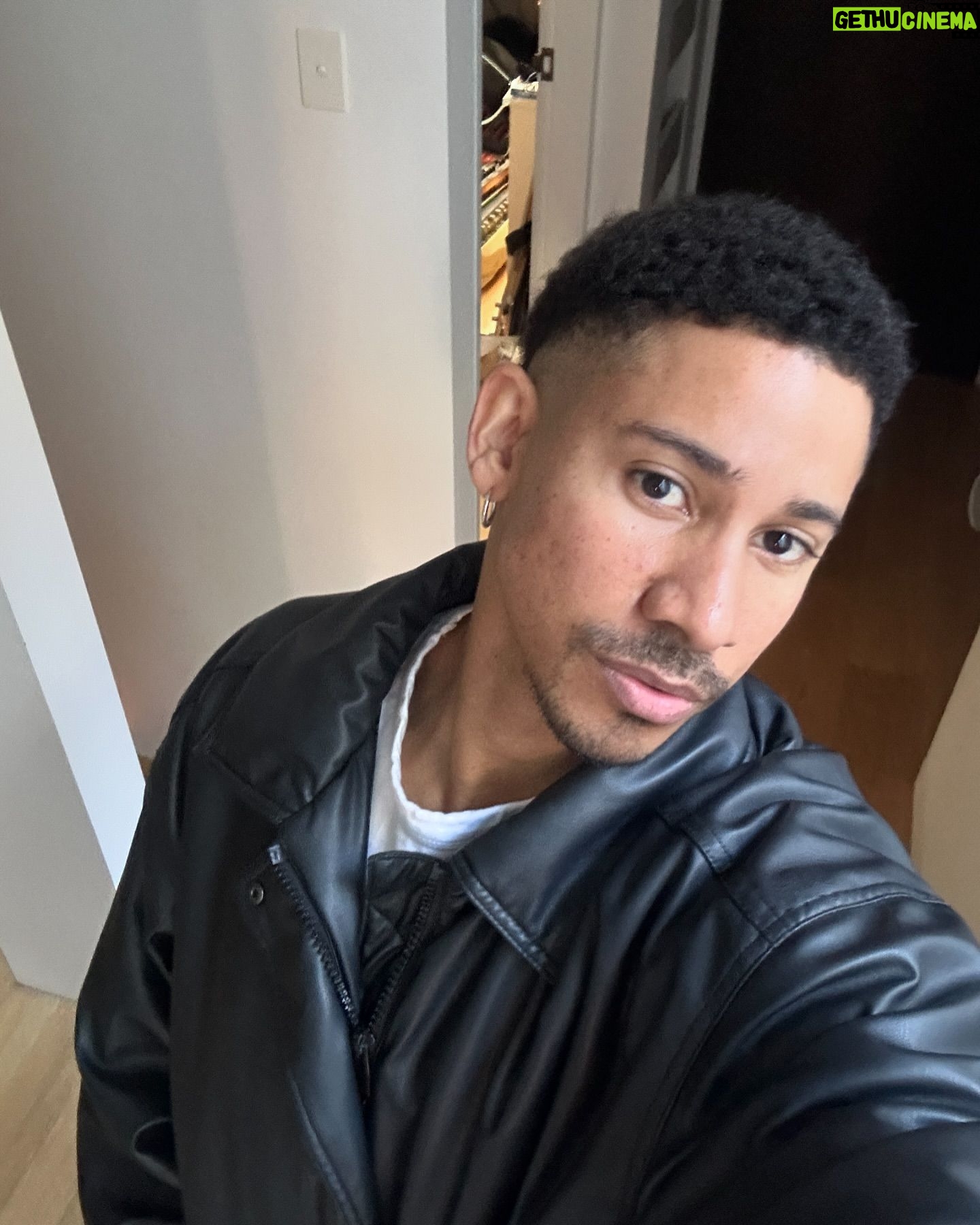 Keiynan Lonsdale - 9.3K Likes - July 10 see u there
Link in bio
(slide for some cute pics)