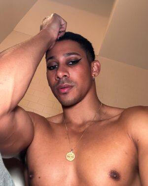 Keiynan Lonsdale Instagram - came back for my 🪽’s