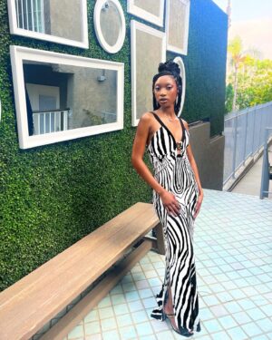 Kelcey Mawema Instagram - baby’s first premiere last friday 👼🏾

Styling: @jadziascott_. 
Thank you @roberto_cavalli 
@stephenwebsterjewellery
@ferragamo 

Honor Society is out tomorrow on @paramountplus 💫