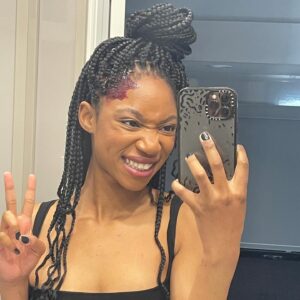Kelcey Mawema Instagram - Strike’s over biatch! (woo!) Go watch Totally Killer on @amazonprime !! Had thee best time working on this one, and I spent it mainly working with the OG’s. Thank you for sharing your wisdom and light, I’ll forever cherish getting to work with you all. 🔪🩸👻🫀