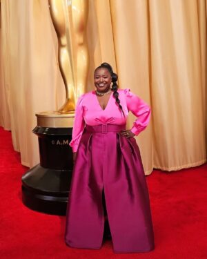 Kelley Carter Instagram - “Black Barbie, dressed in @bulgari” — @lilkimthequeenbee 

Time to turn to ABC is NOW. #Oscars #academyawards 

Hair: @beautyxsophierose 
MUA: @toninicolebeauty 
Stylist: @ashleyafriyie 
Jewelry: @bulgari 
Gown and shoes: @sachinandbabi
