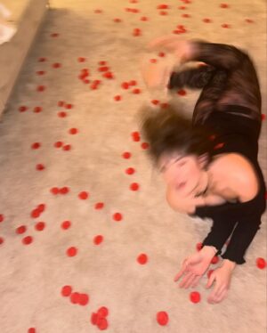Kelly Depeault Instagram - Pétales de 🌹 pieds comblés